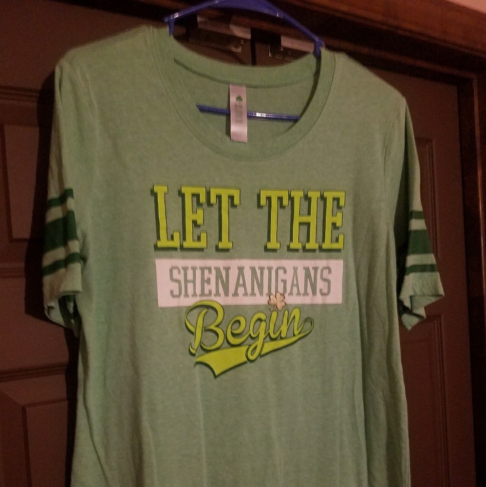 Women's Short Sleeve Graphic Tee